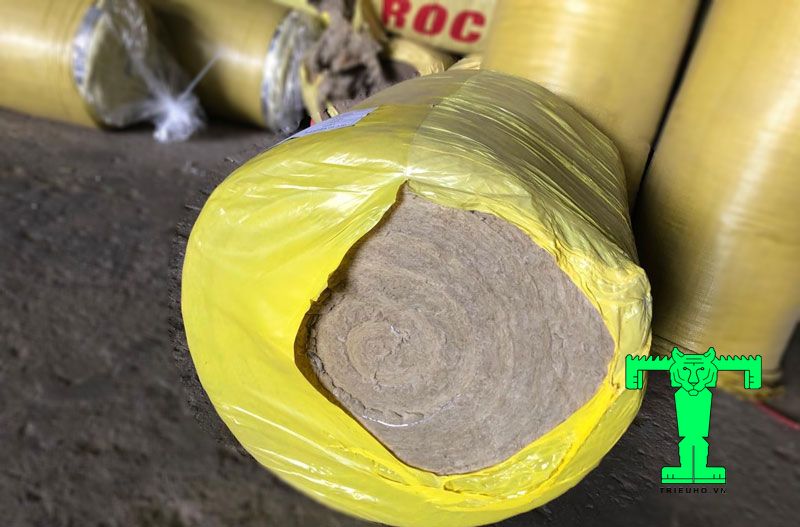 Bong-khoang-rockwool-cuon-khong-luoi-day-100mm-1